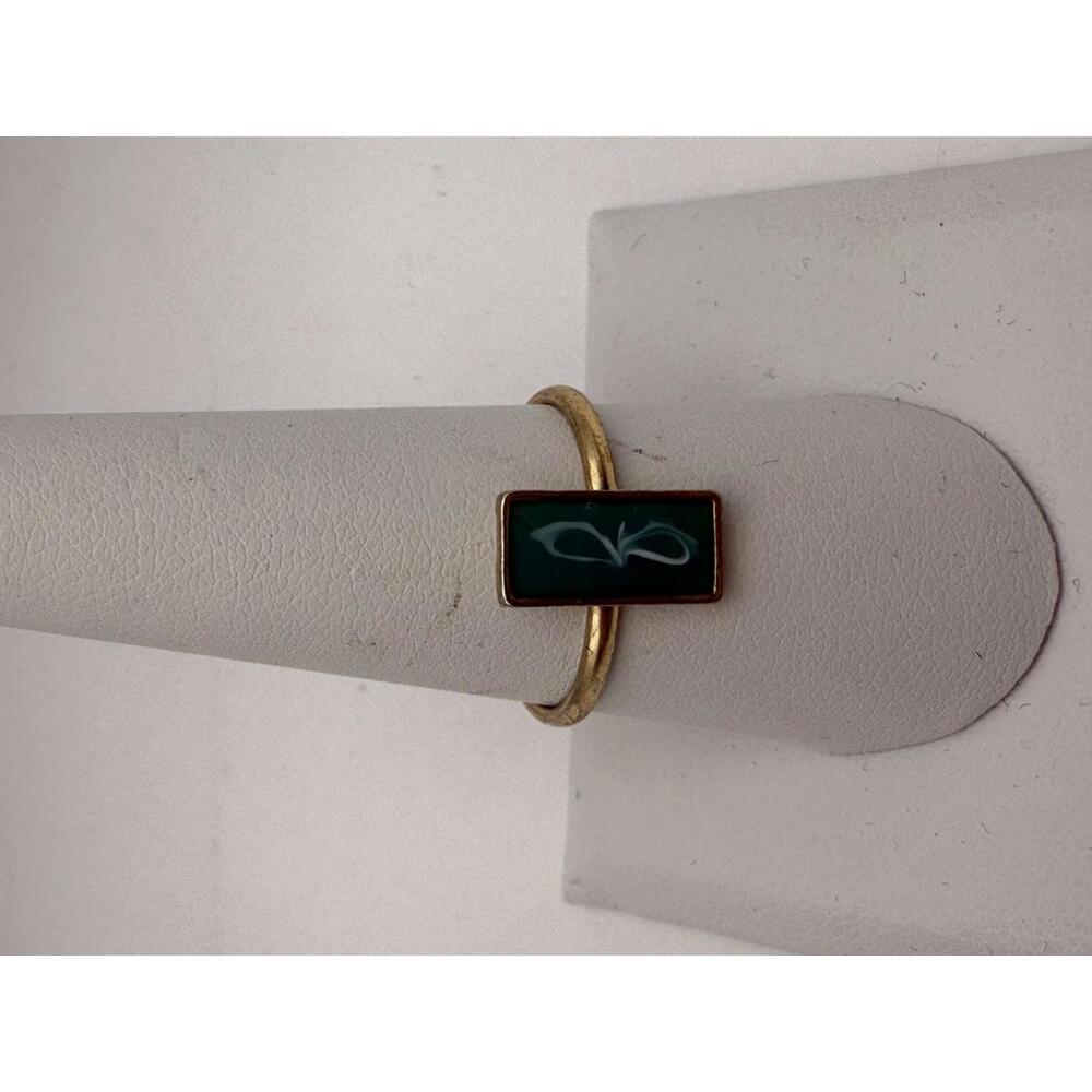 Green Gold Tone Ring With Rectangular Green Stone… - image 3